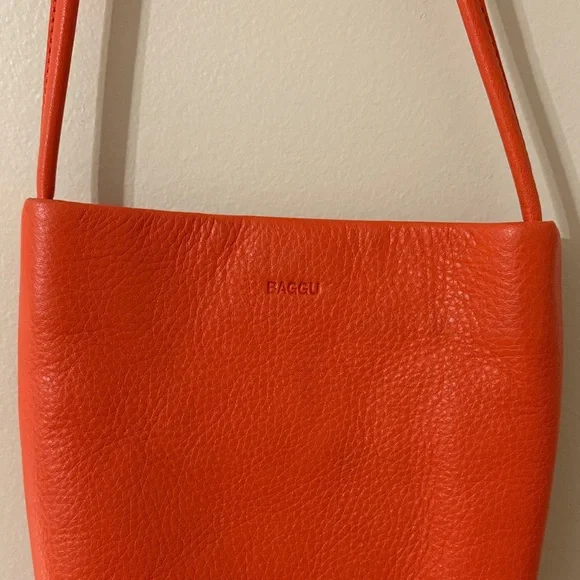 BAGGU Vibrant Orange Crossbody Bag - Picture 2 of 7